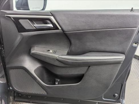 Used 2024 Mitsubishi Outlander SE image 22