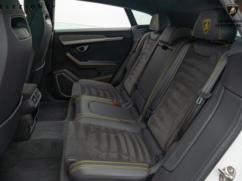 Used 2022 Lamborghini Urus image 23