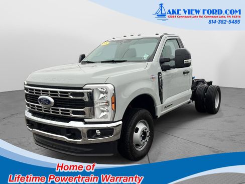Used 2025 Ford F350 XL w/ XL Chrome Package image 13