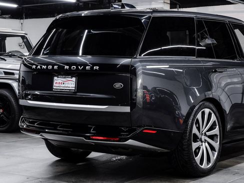 Used 2023 Land Rover Range Rover Autobiography image 14