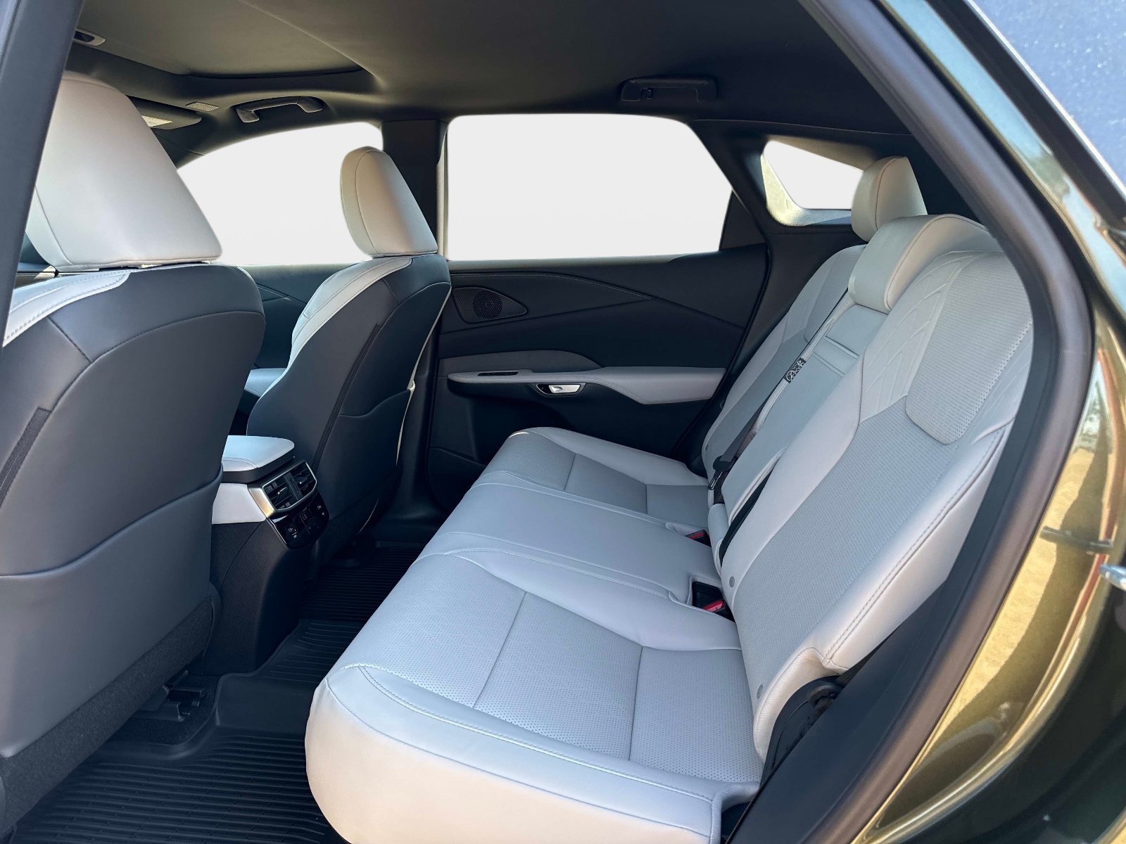Used 2026 Lexus RX 350 Premium Plus w/ Accessory Package (2T) FWD image 12