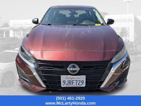 Used 2024 Nissan Altima 2.5 SV FWD image 8