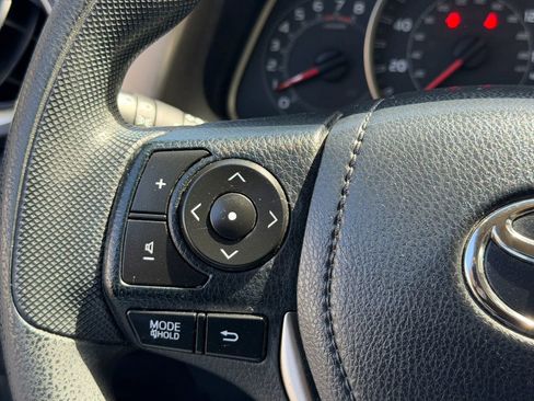 Used 2015 Toyota RAV4 XLE image 39