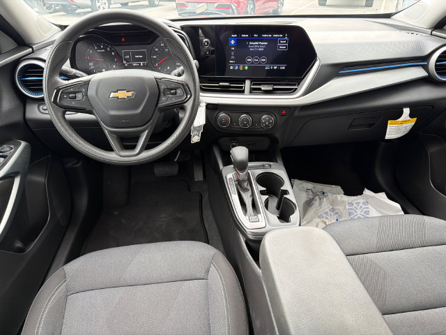 Used 2026 Chevrolet Trax LS w/ LS Convenience Package FWD image 22