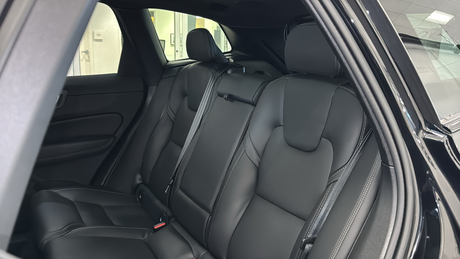Used 2024 Volvo XC60 T8 Ultimate AWD/4WD image 26