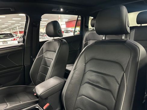 Used 2022 Volkswagen Tiguan SEL R-Line image 16