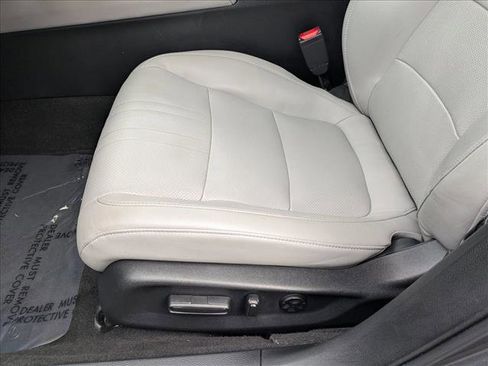 Used 2018 Honda Accord Touring image 12