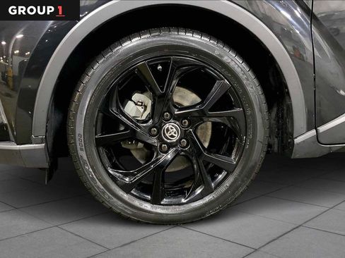 Used 2021 Toyota C-HR Nightshade image 10