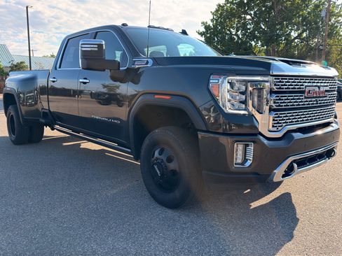 Used 2022 GMC Sierra 3500 Denali w/ Denali Ultimate Package AWD/4WD image 5