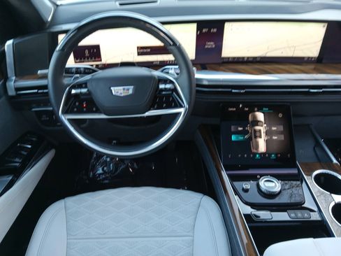 Certified 2025 Cadillac Escalade Sport Platinum w/ LPO, ONYX Package image 16