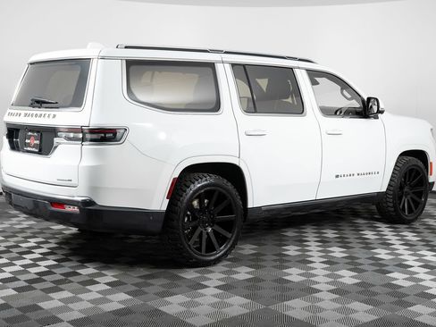 Used 2022 Jeep Grand Wagoneer Series III w/ Rear Seat Video Group 1 image 8