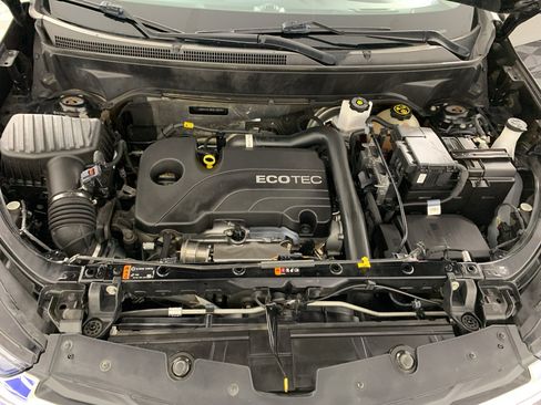 Used 2022 Chevrolet Equinox LS w/ LS Convenience Package FWD image 11