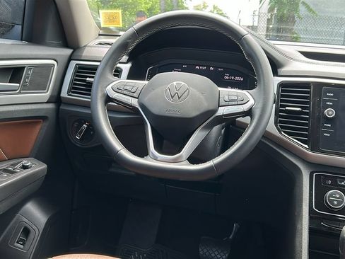 Used 2023 Volkswagen Atlas SE AWD/4WD image 24
