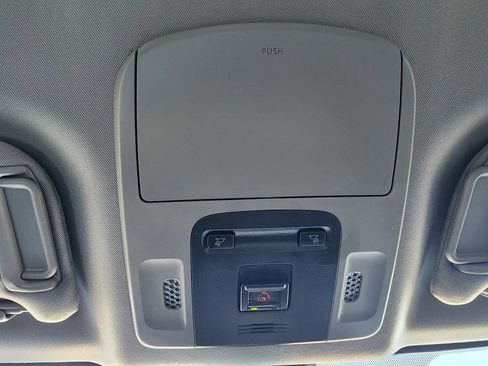 Used 2024 Toyota Camry SE image 22