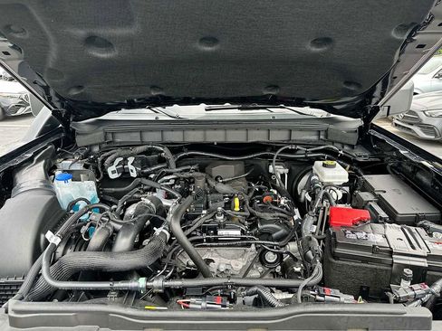 Used 2024 Ford Bronco Everglades AWD/4WD image 9