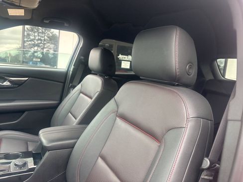 Used 2024 Chevrolet Blazer RS w/ Enhanced Convenience Package image 3
