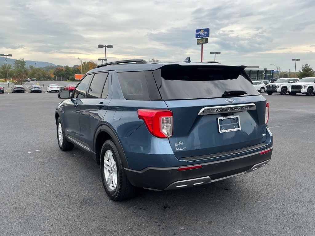 Used 2020 Ford Explorer XLT w/ Equipment Group 202A AWD/4WD image 13