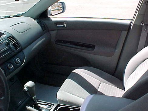 Used 2005 Toyota Camry LE image 17