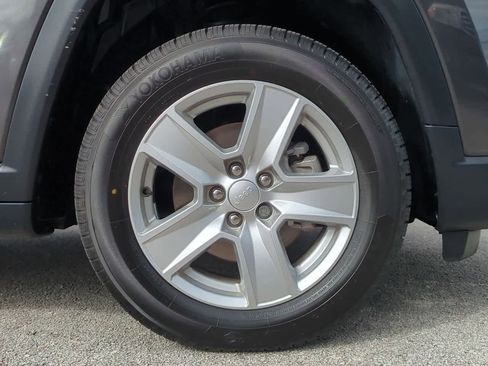 Used 2022 Jeep Compass Latitude image 14