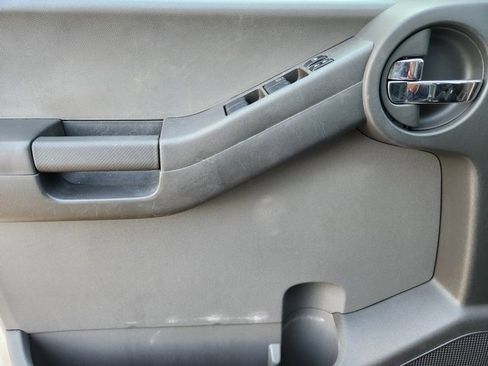 Used 2012 Nissan Xterra X image 19