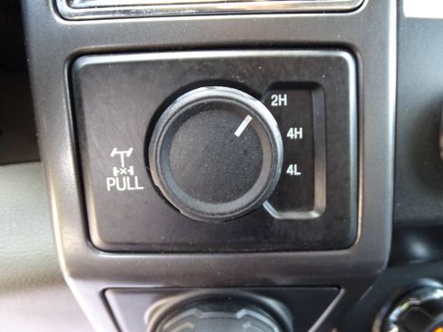 Used 2019 Ford F150 4x4 SuperCrew XLT w/ XTR Package image 28