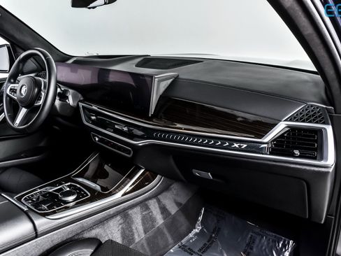 Used 2024 BMW X7 xDrive40i w/ M Sport Package image 24