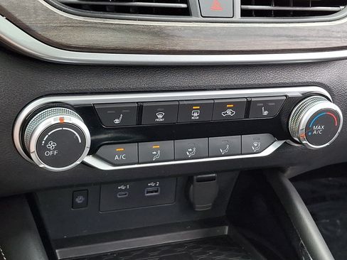 Certified 2023 Nissan Altima 2.5 SV w/ SV Premium Package FWD image 15