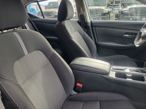 Used 2024 Nissan Sentra SV image 18