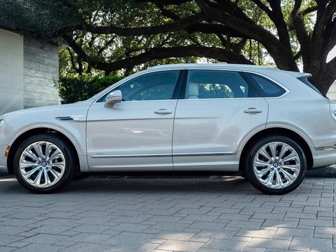 Certified 2025 Bentley Bentayga image 53