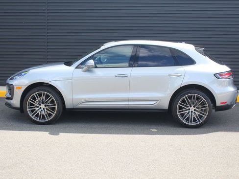 New 2026 Porsche Macan image 2