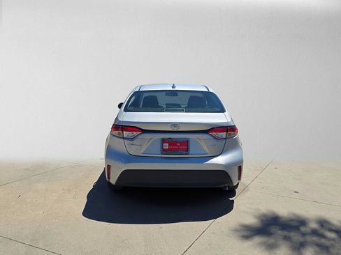 Certified 2025 Toyota Corolla LE FWD image 4