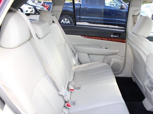 Used 2011 Subaru Outback 3.6R Limited w/ PWR Moonroof Pkg image 19