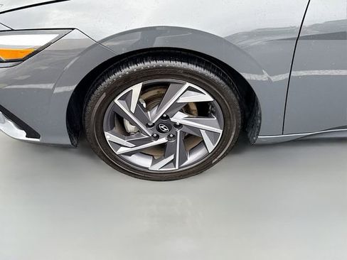 Certified 2025 Hyundai Elantra SEL image 30