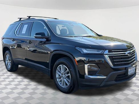 Used 2023 Chevrolet Traverse LT FWD image 3