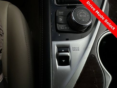 Used 2019 INFINITI Q50 Luxe w/ Essential Package (3.0T Luxe) image 10