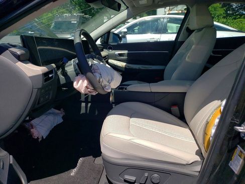 Used 2025 Hyundai Sonata Limited FWD image 5