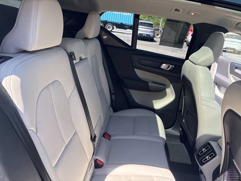 Certified 2026 Volvo XC40 B5 Plus AWD/4WD image 38