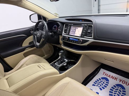Used 2015 Toyota Highlander Limited Platinum image 25