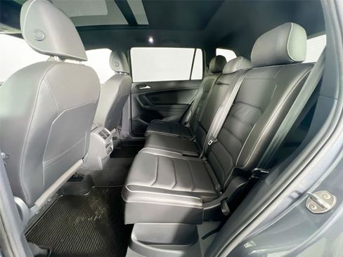 Used 2021 Volkswagen Tiguan SEL Premium R-Line image 22