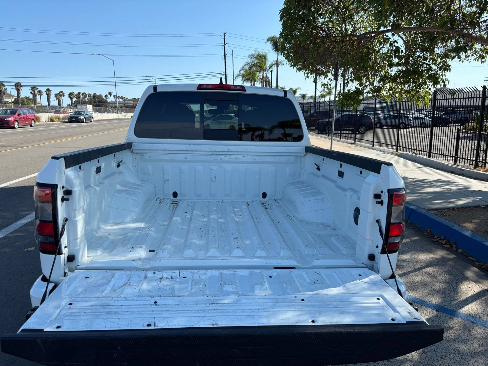 Used 2026 Nissan Frontier PRO-4X AWD/4WD image 30