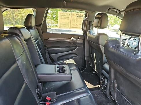 Used 2018 Jeep Grand Cherokee Limited AWD/4WD image 11