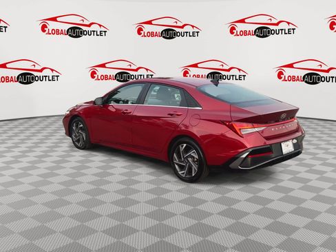 Used 2025 Hyundai Elantra SEL FWD image 6