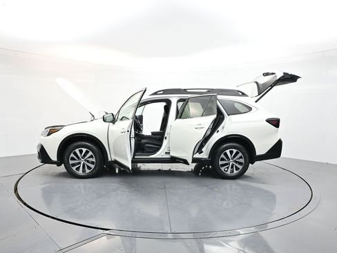 Used 2020 Subaru Outback Premium image 37