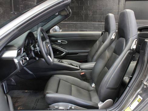 Used 2017 Porsche 911 Carrera image 32