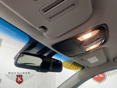 Used 2017 Kia Sorento LX w/ LX Convenience Package image 19