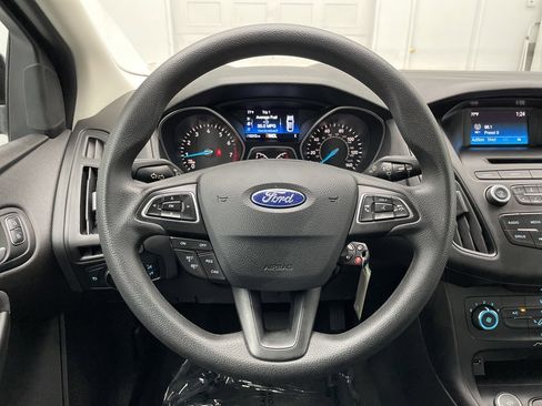 Used 2017 Ford Focus SE image 23
