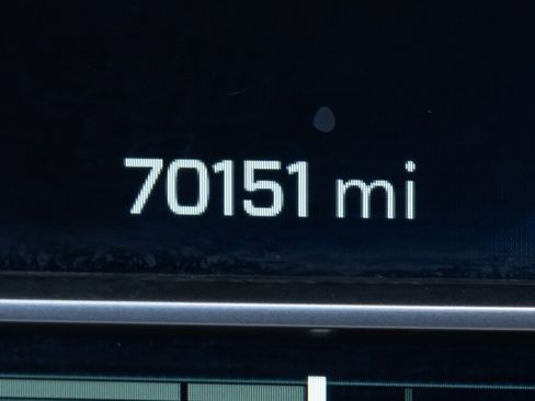 Used 2023 Chevrolet Suburban LT image 28