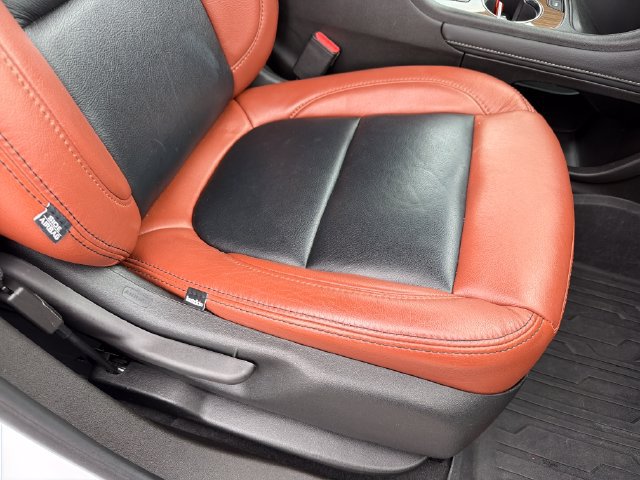 Used 2023 GMC Acadia SLE w/ Driver Convenience Package FWD image 25