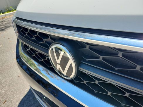 Used 2022 Volkswagen Taos SE image 21