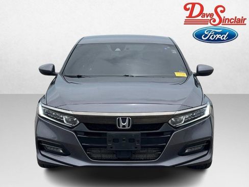 Used 2018 Honda Accord Sport image 2